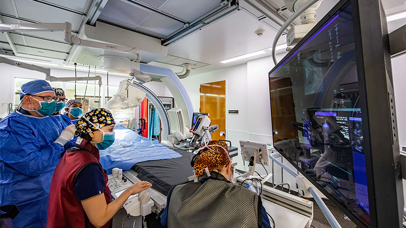 C-arm imaging in interventional surgery suite